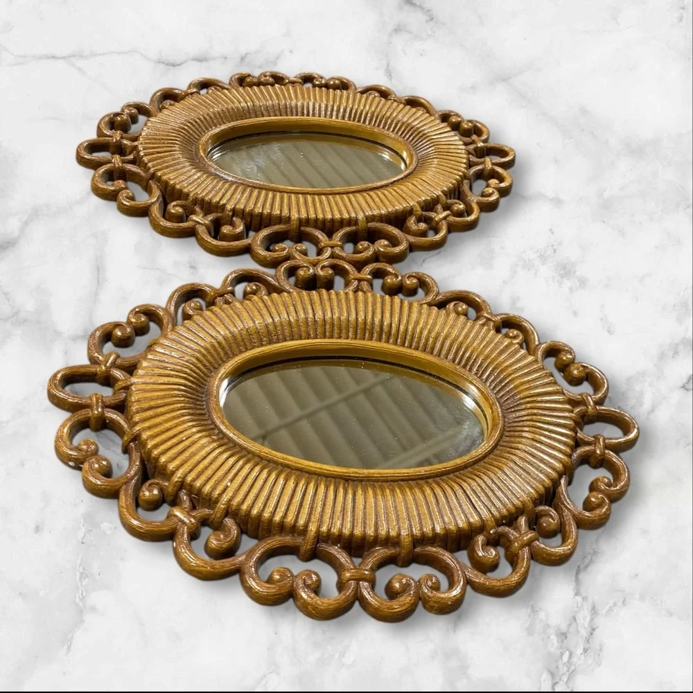 Wooden plasticc mirrors 9.5 inches in length, 7’ width
